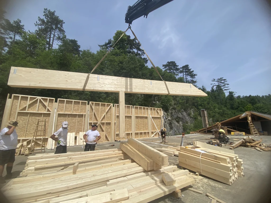 Upravna stavba Postojna